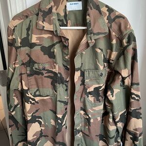 Old Navy Camouflage Print Button Down Collar Shirt!